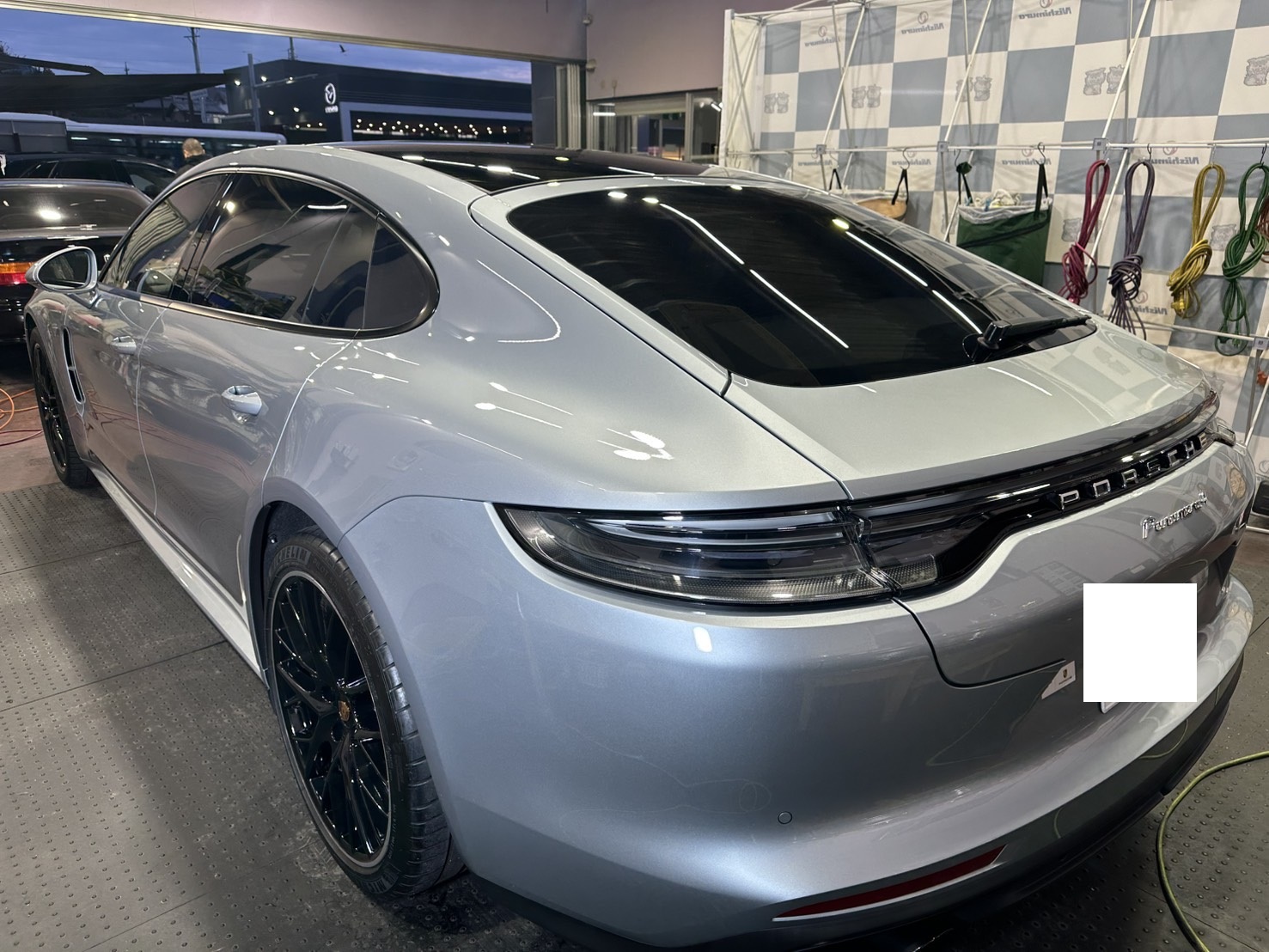 ポルシェ「 パナメーラ」ファインラボ ヒールライト コーティング施工事例