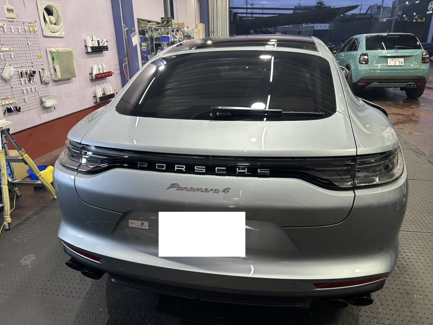 ポルシェ「 パナメーラ」ファインラボ ヒールライト コーティング施工事例